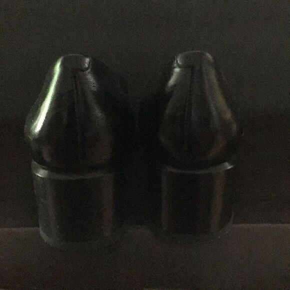 Magic shoes by Andrew Geller Size 7 1/2 small cracks in inside shown - Picture 3 of 11